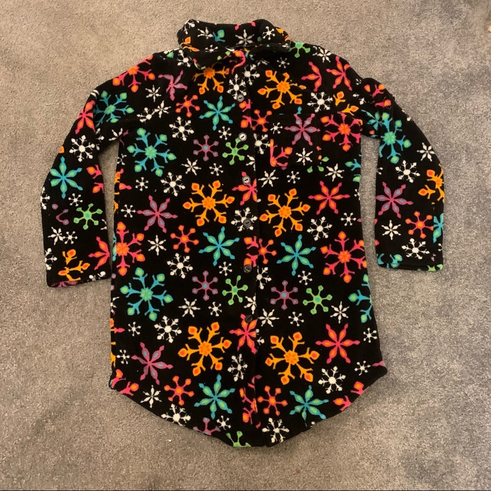 Fuzzy long sleeve night shirt size M